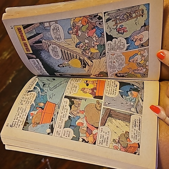 Walt Disney Comics Digest #38 1972-Christmas at Disneyland-VG - Picture 5 of 6